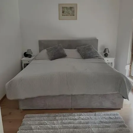 Gemutliches Ferienwohnung Dunca * Lösnich